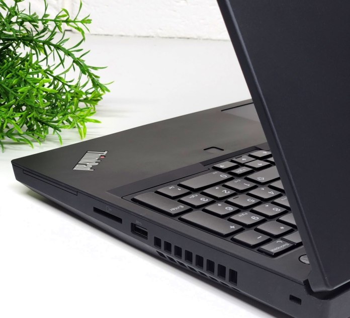 Laptop Lenovo ThinkPad P15 G2 i7 RTX A3000 - realne zdjęcie produktu